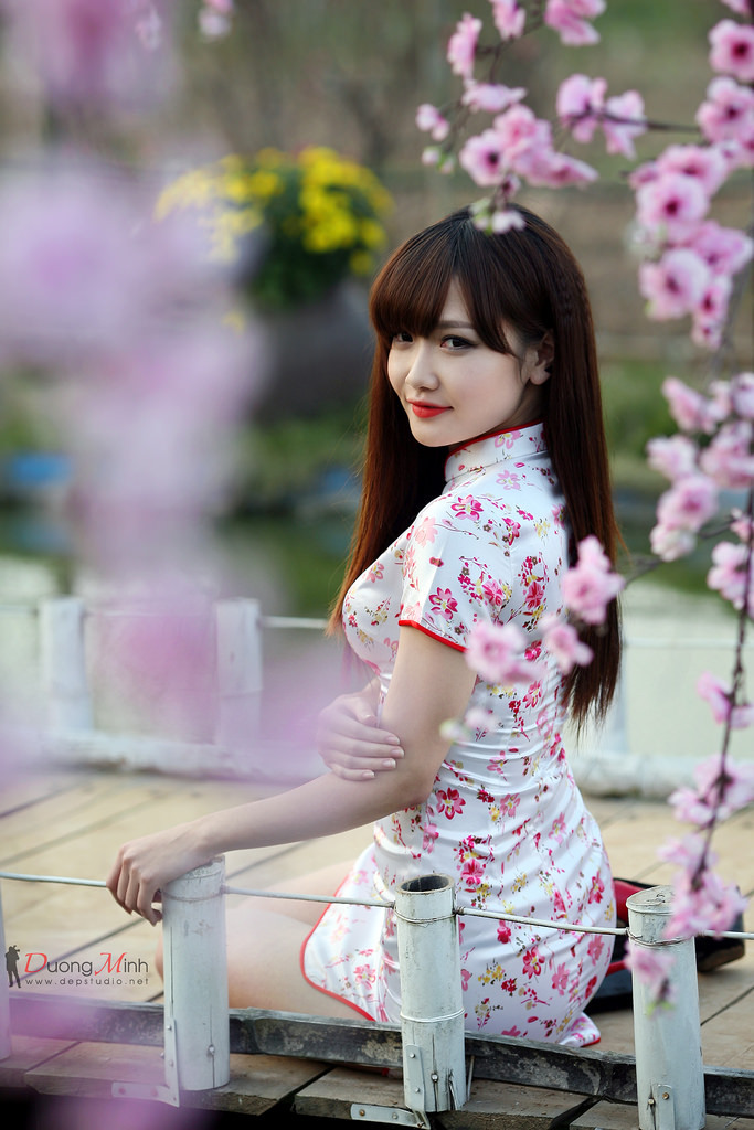 动漫人物拔萝卜打扑克